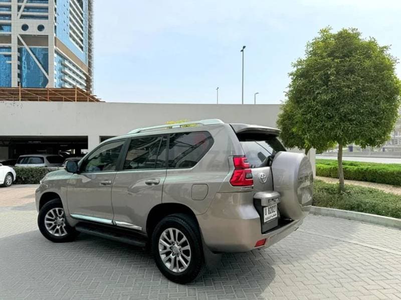 2018 Toyota Land Cruiser Prado thumbnail 3