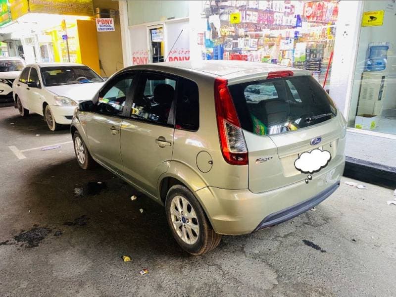2013 Ford Figo thumbnail 2