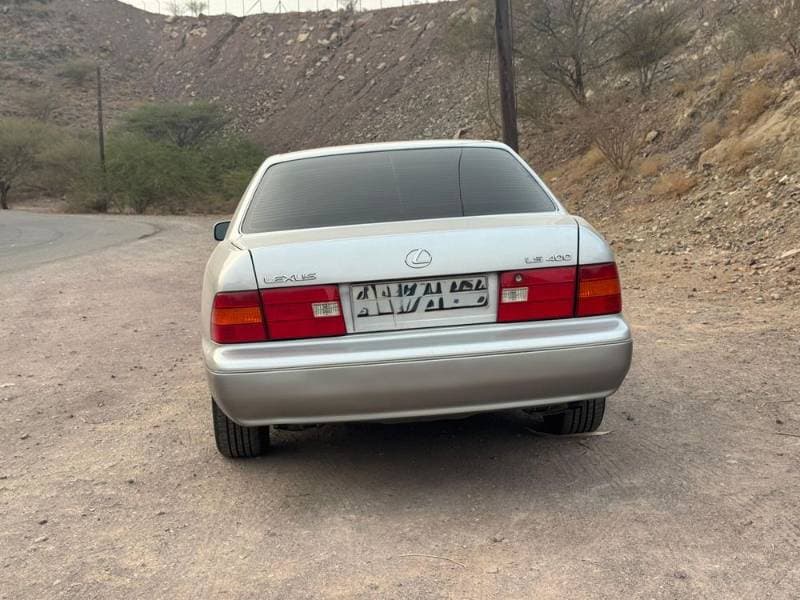 1999 Lexus LS 400 thumbnail 3