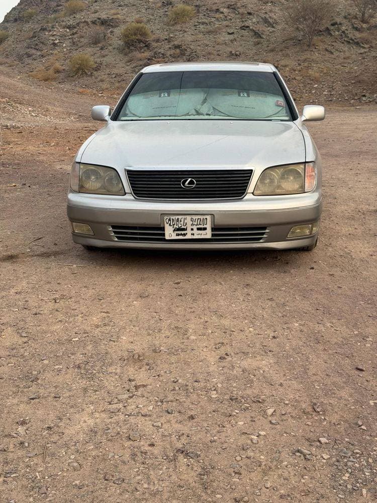 1999 Lexus LS 400