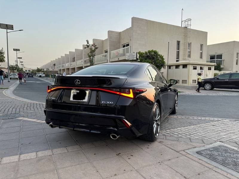 2022 Lexus IS 300 thumbnail 2