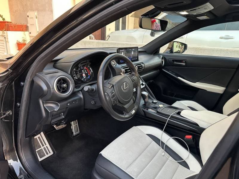 2022 Lexus IS 300 thumbnail 4