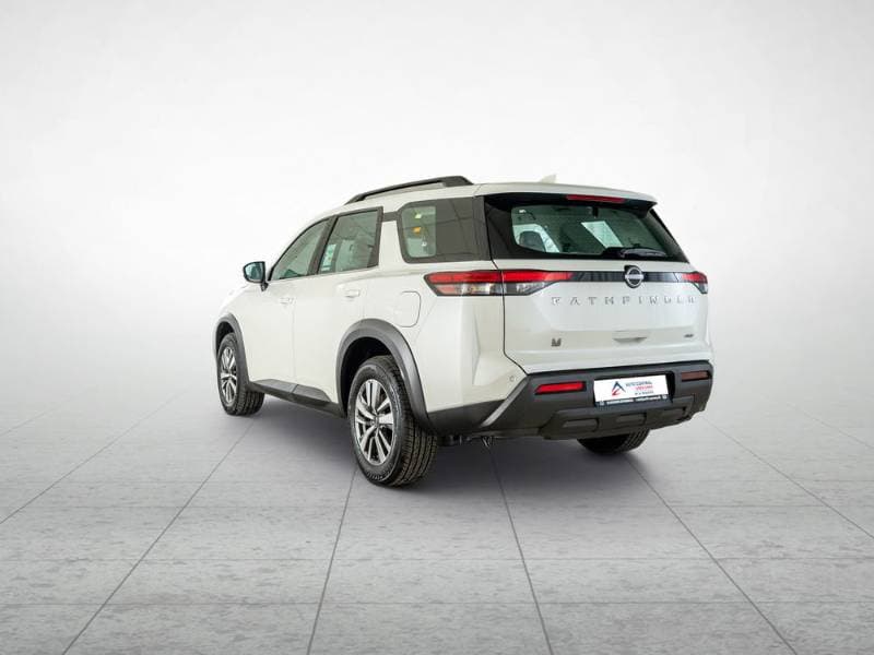 2024 Nissan Pathfinder thumbnail 5