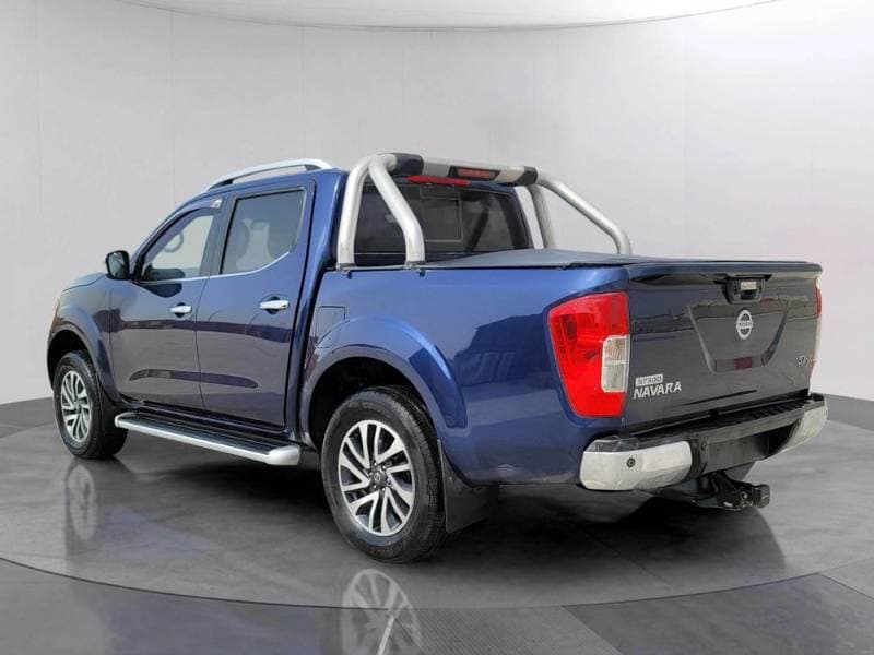 2015 Nissan Navara thumbnail 5