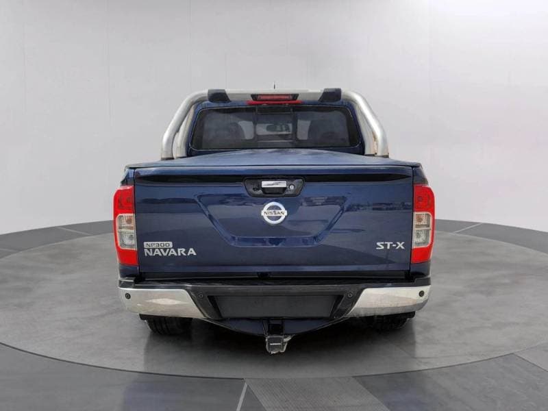 2015 Nissan Navara thumbnail 4