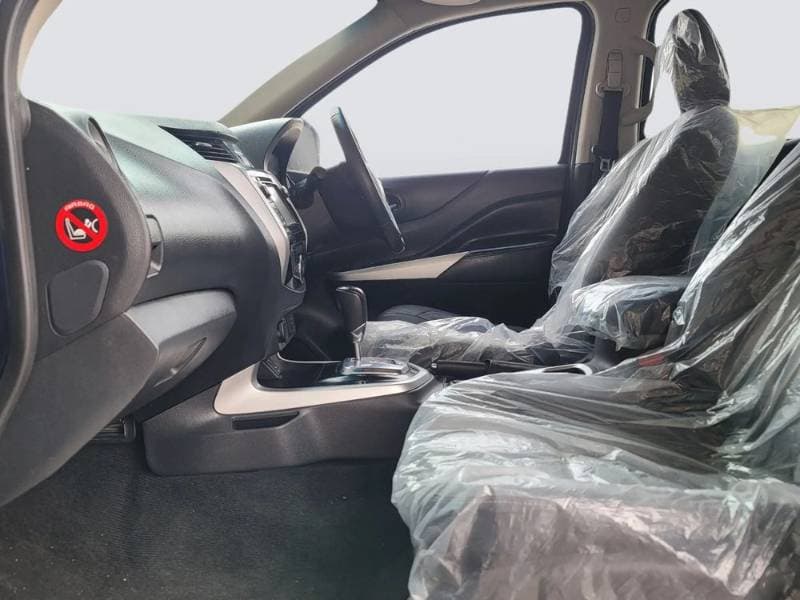 2015 Nissan Navara thumbnail 9