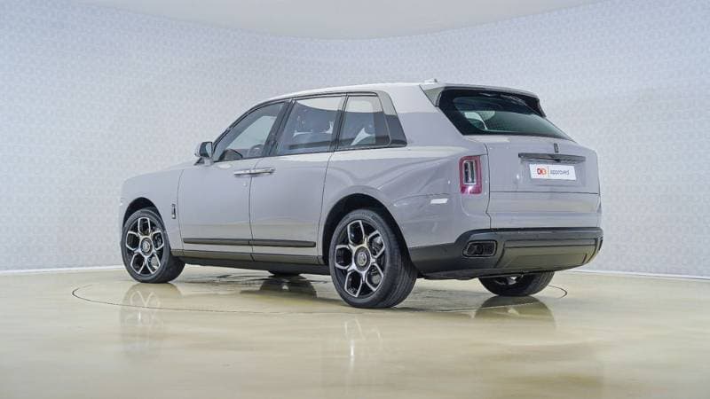 2022 Rolls Royce Cullinan thumbnail 2