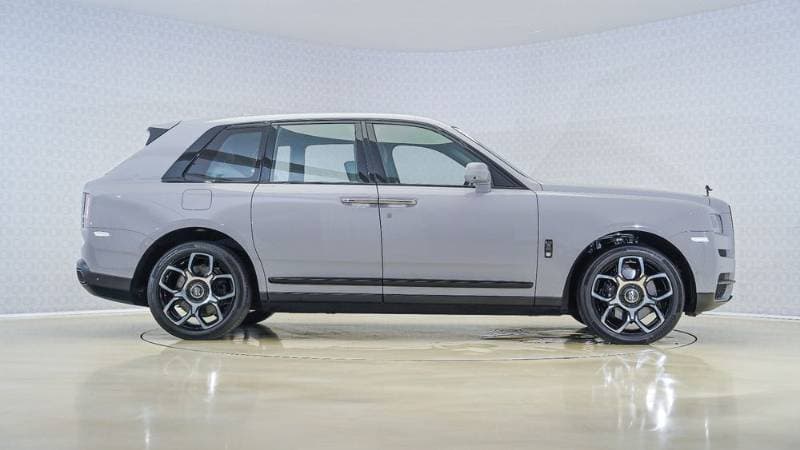 2022 Rolls Royce Cullinan thumbnail 3