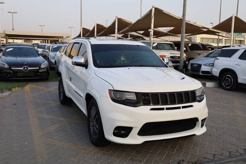 2017 Jeep Grand Cherokee L thumbnail 3