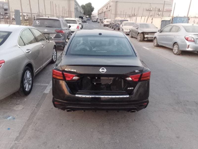 2021 Nissan Altima thumbnail 5