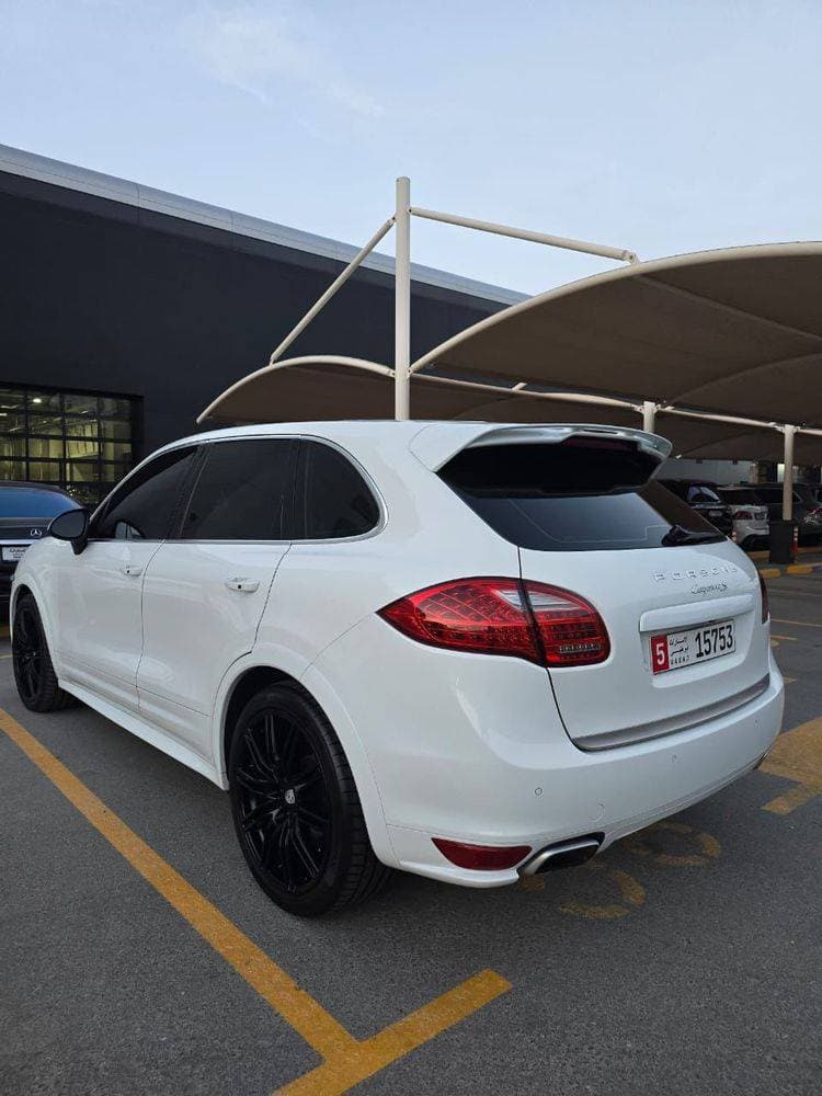 2012 Porsche Cayenne Coupe thumbnail 5