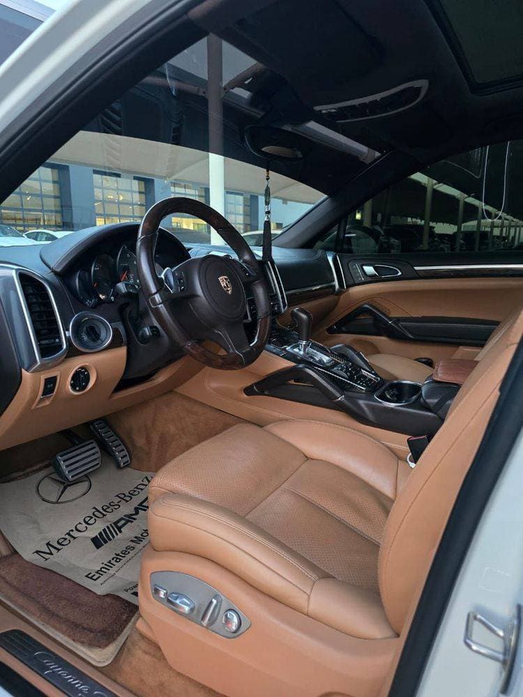 2012 Porsche Cayenne Coupe thumbnail 4