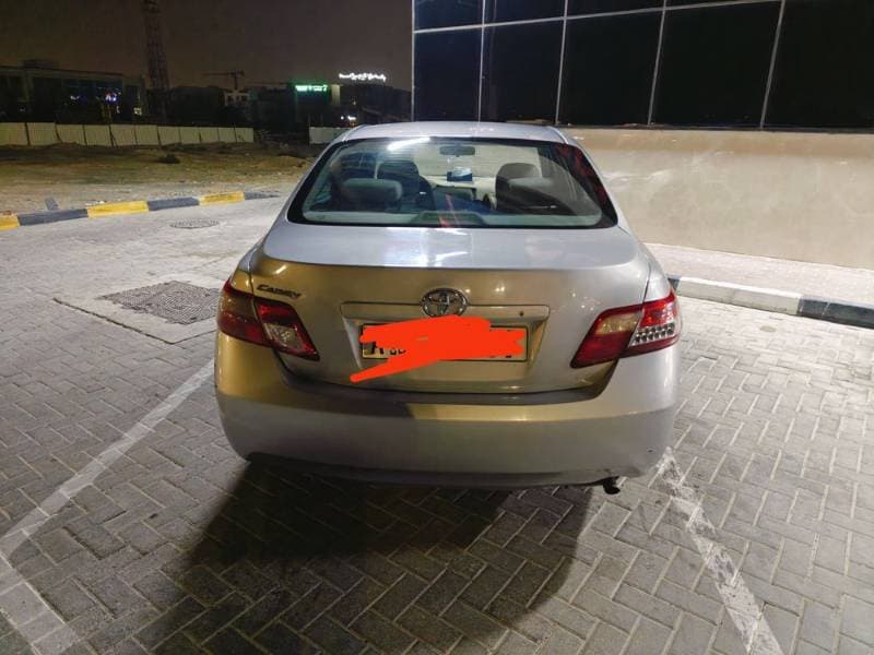 2011 Toyota Camry thumbnail 2