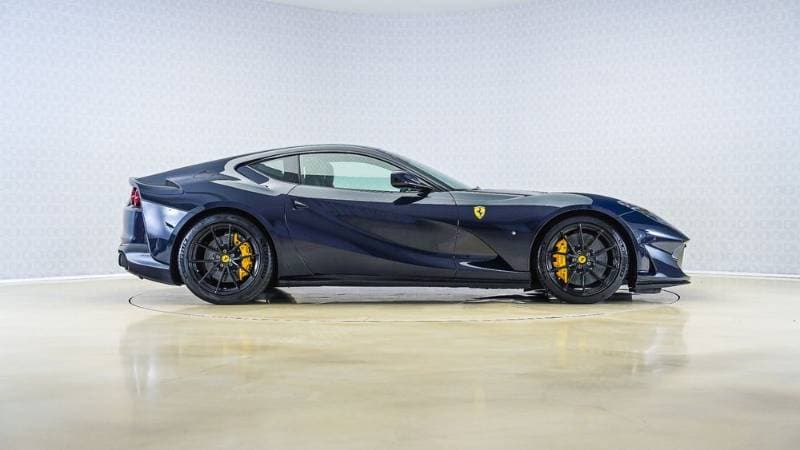 2018 Ferrari 812 Superfast thumbnail 3