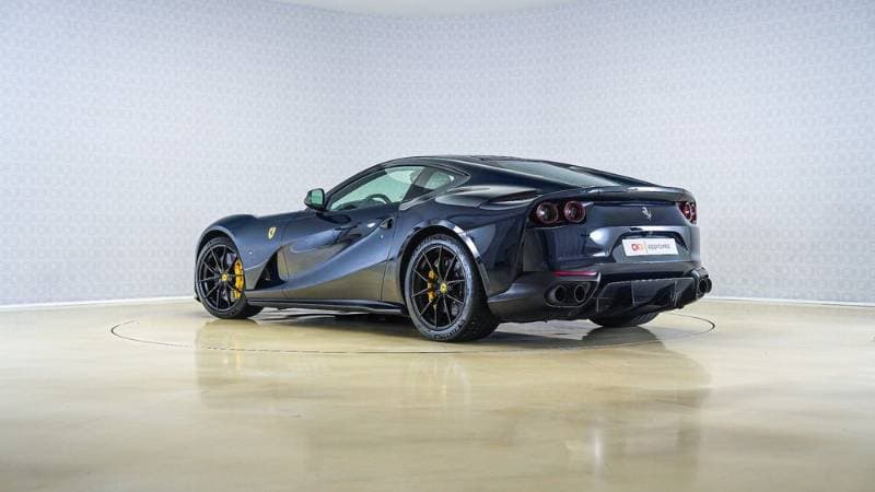 2018 Ferrari 812 Superfast thumbnail 2