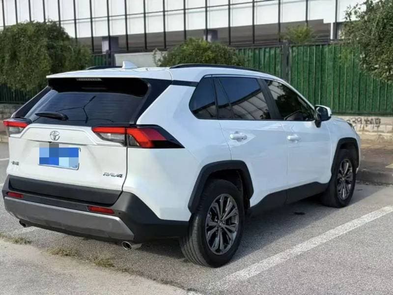 2023 Toyota Rav4 thumbnail 3