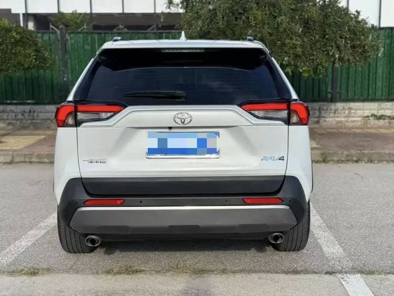 2023 Toyota Rav4 thumbnail 5