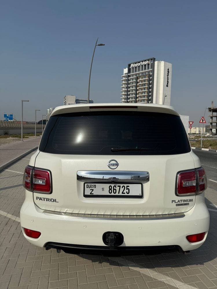 2016 Nissan Patrol thumbnail 3