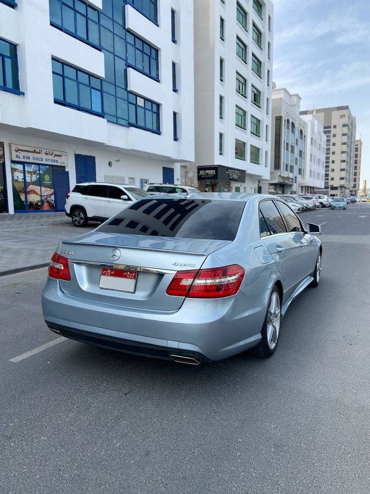 2013 Mercedes-Benz 300/350/380 thumbnail 4