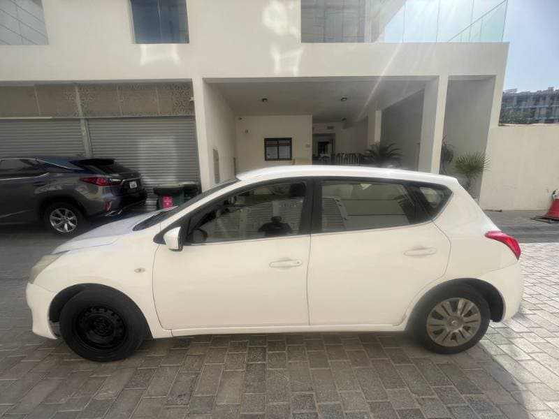 2015 Nissan Tiida thumbnail 2