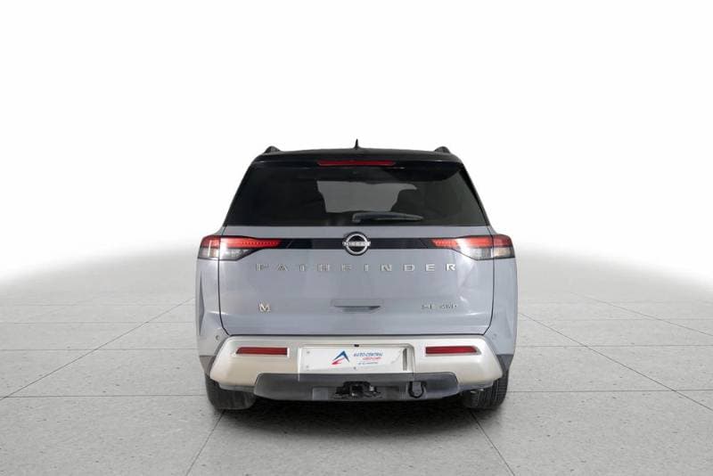 2023 Nissan Pathfinder thumbnail 3