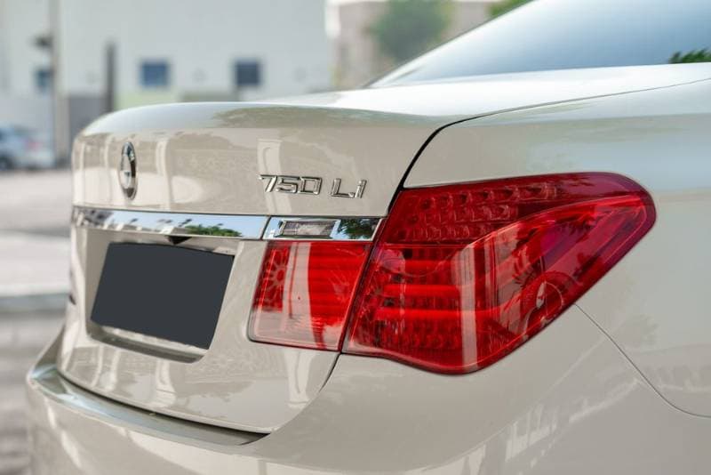 2010 BMW 7 Series thumbnail 4