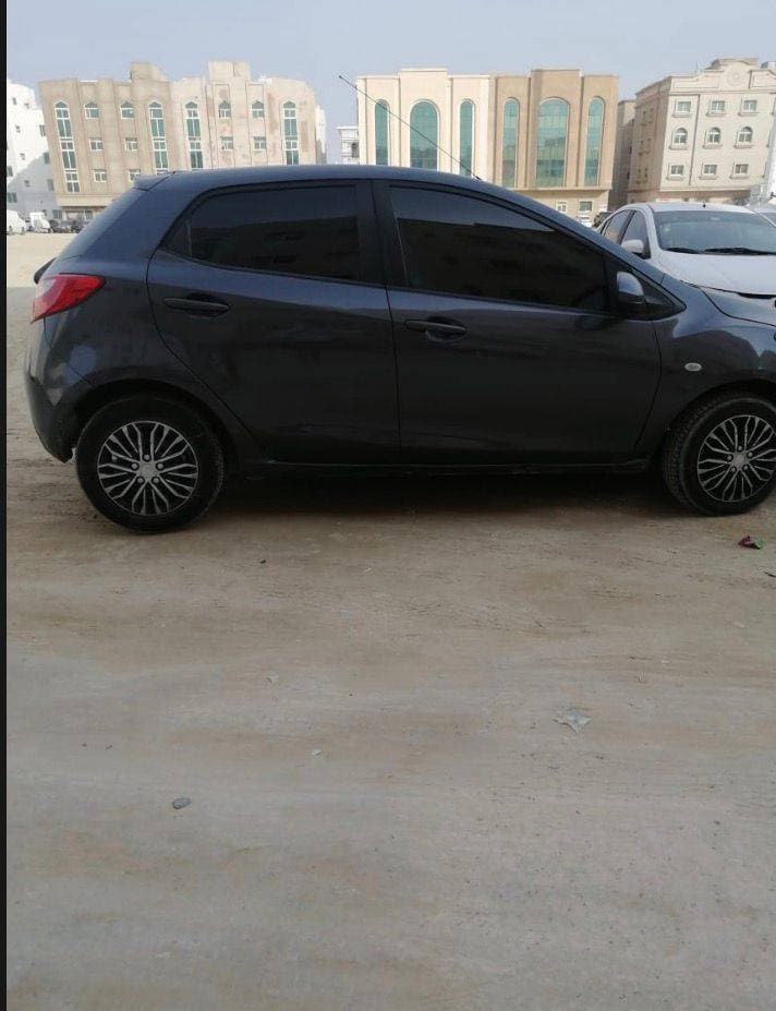 2014 Mazda 2 Hatchback thumbnail 2