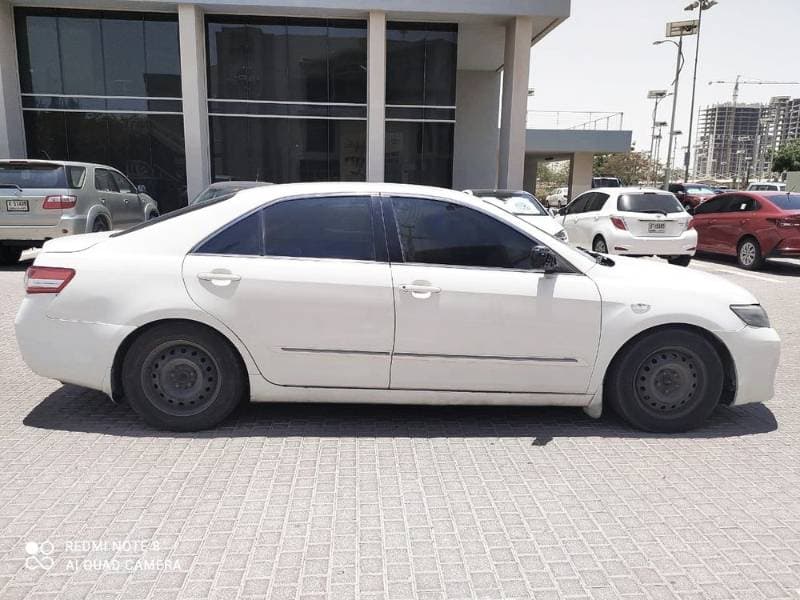 2011 Toyota Camry thumbnail 3