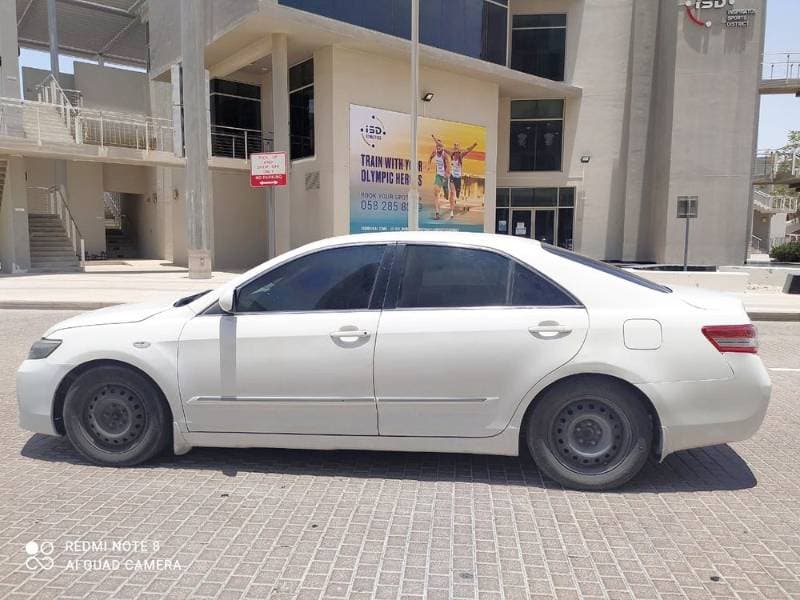 2011 Toyota Camry thumbnail 2