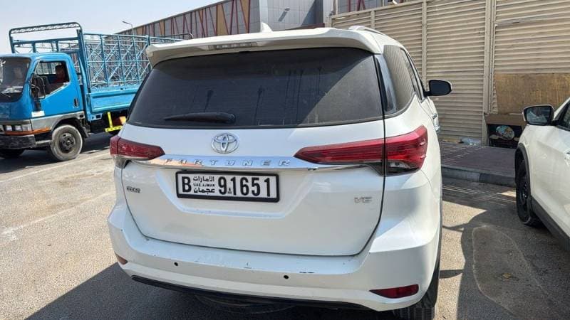 2017 Toyota Fortuner thumbnail 2