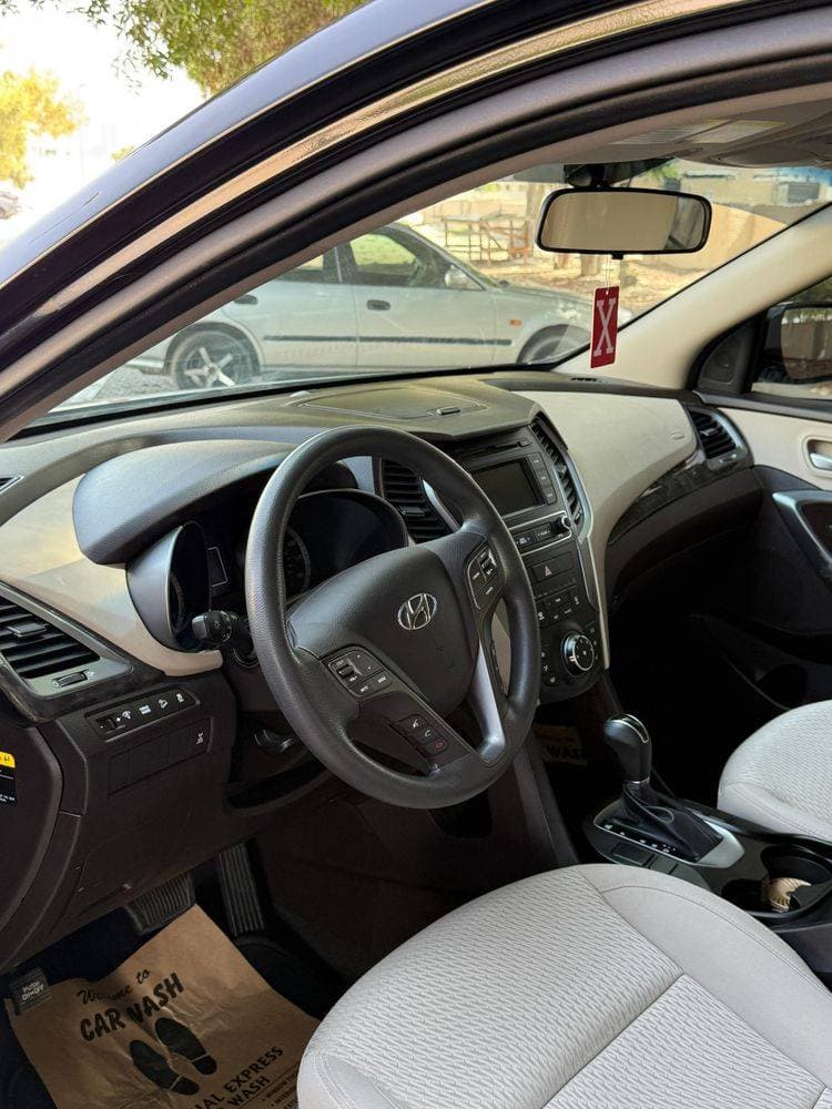 2018 Hyundai Santa Fe thumbnail 4