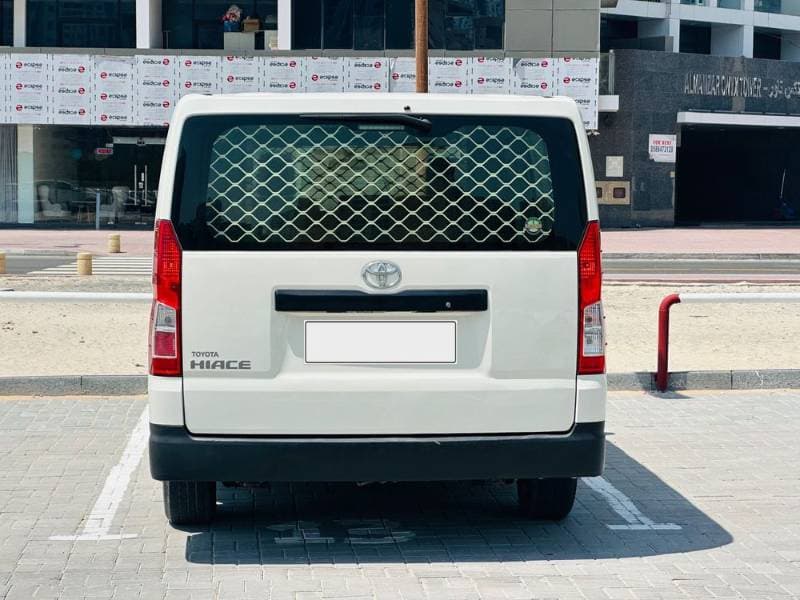 2020 Toyota Hiace thumbnail 3