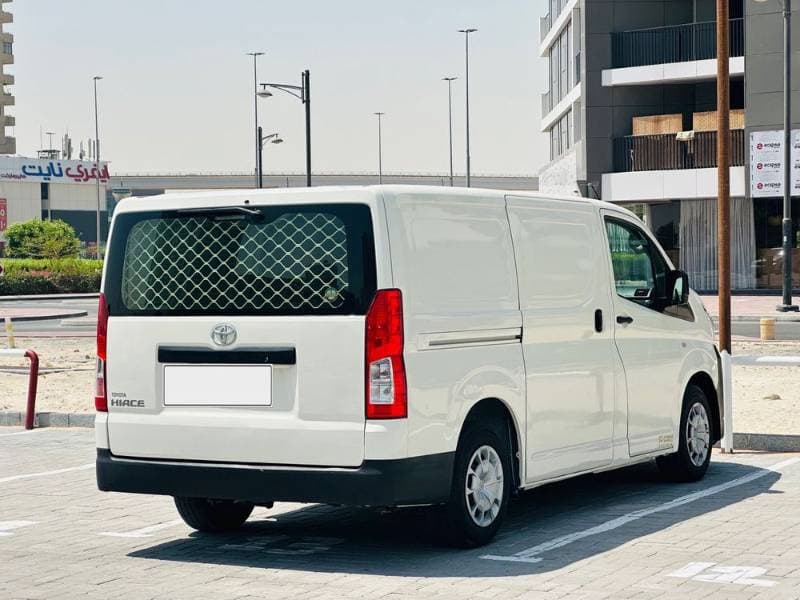 2020 Toyota Hiace thumbnail 5