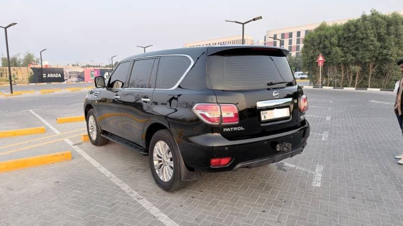 2015 Nissan Patrol thumbnail 4