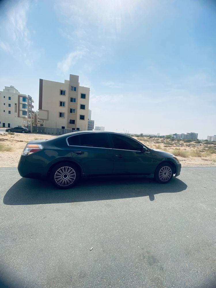 2012 Nissan Altima thumbnail 2