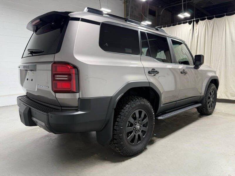 2025 Toyota Land Cruiser thumbnail 3