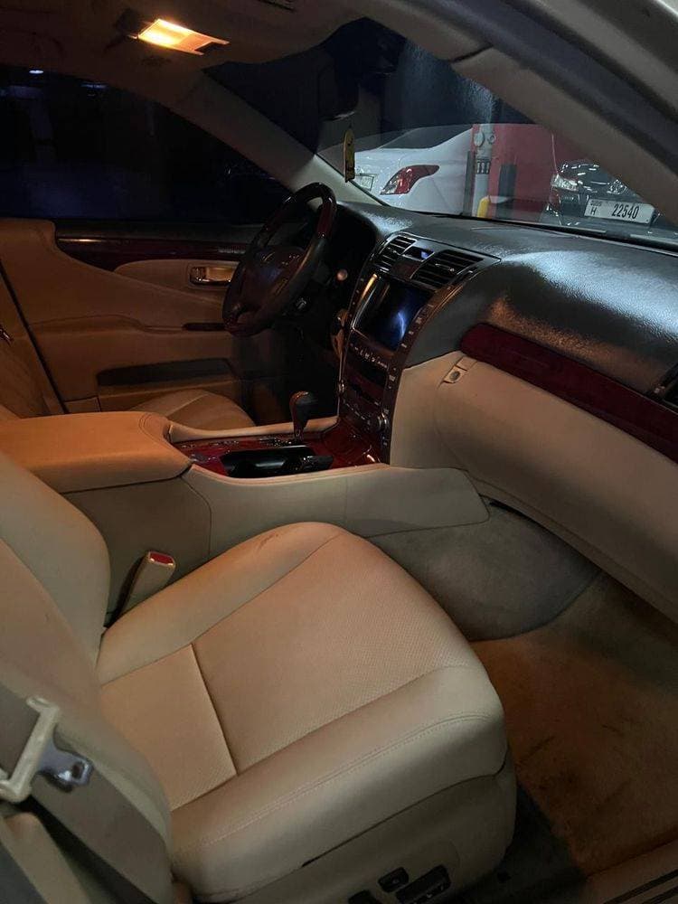 2007 Lexus LS 460 thumbnail 4