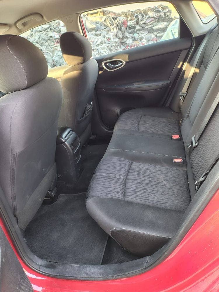 2017 Nissan Sentra thumbnail 3