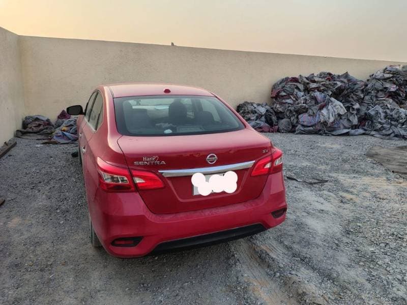 2017 Nissan Sentra thumbnail 2