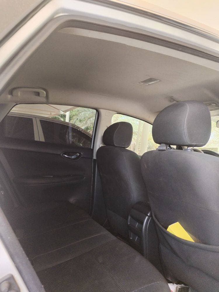 2019 Nissan Sentra thumbnail 4