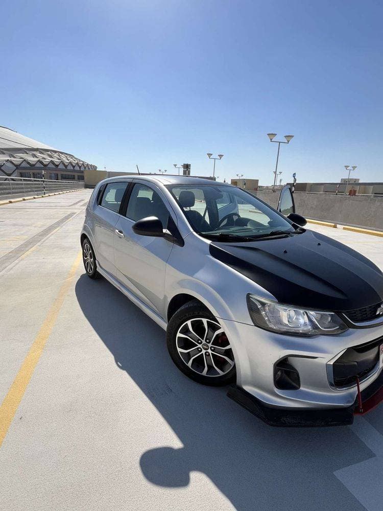 2017 Chevrolet Sonic thumbnail 2