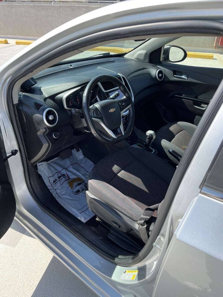 2017 Chevrolet Sonic thumbnail 4