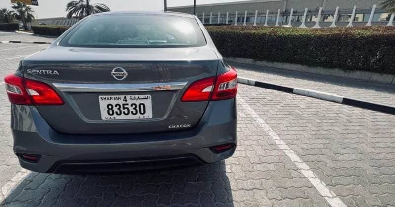2019 Nissan Sentra thumbnail 2