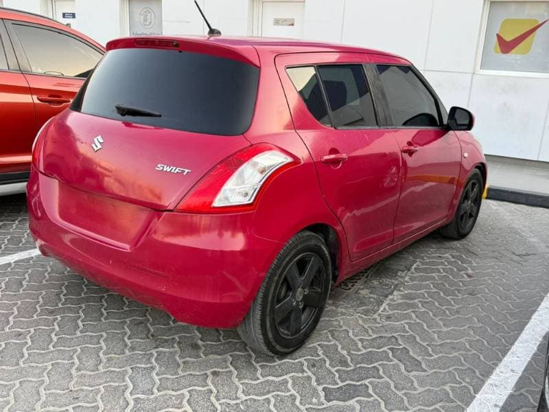 2011 Suzuki Swift thumbnail 2