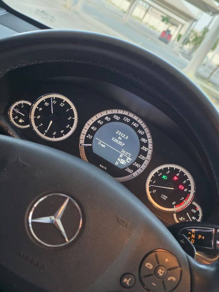 2010 Mercedes-Benz E-Class thumbnail 3