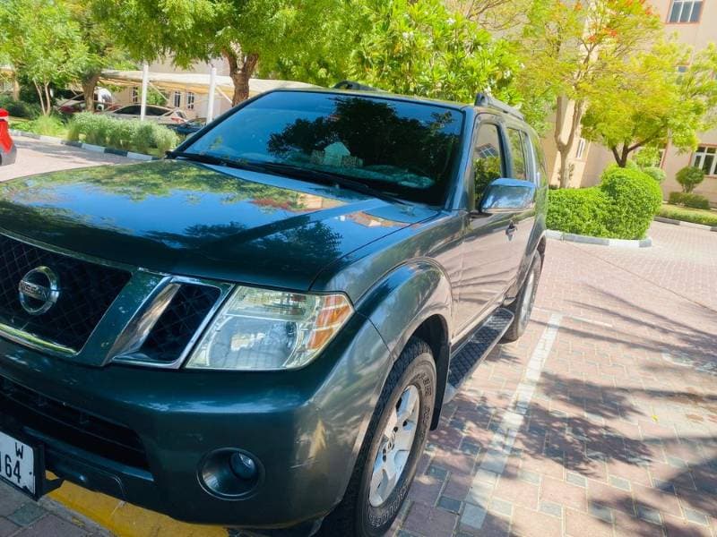 2009 Nissan Pathfinder thumbnail 5