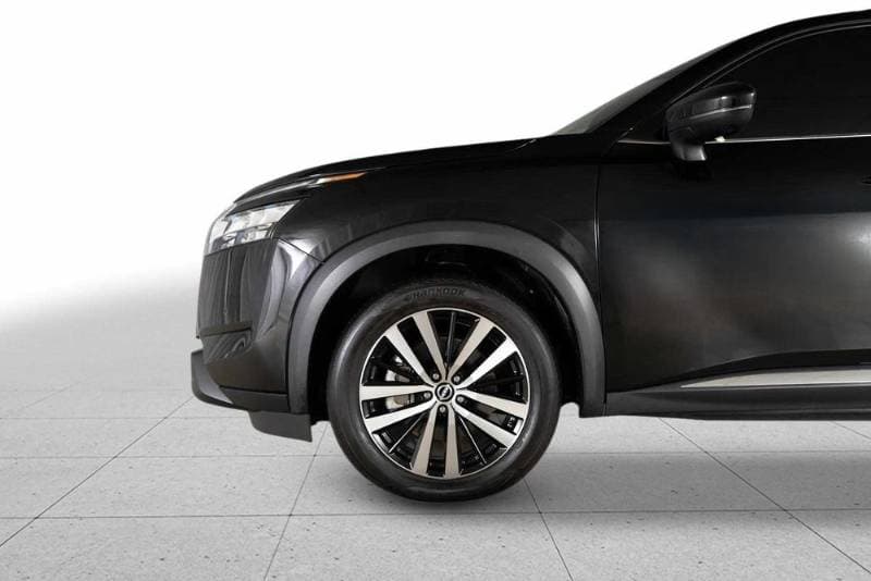 2024 Nissan Pathfinder thumbnail 9
