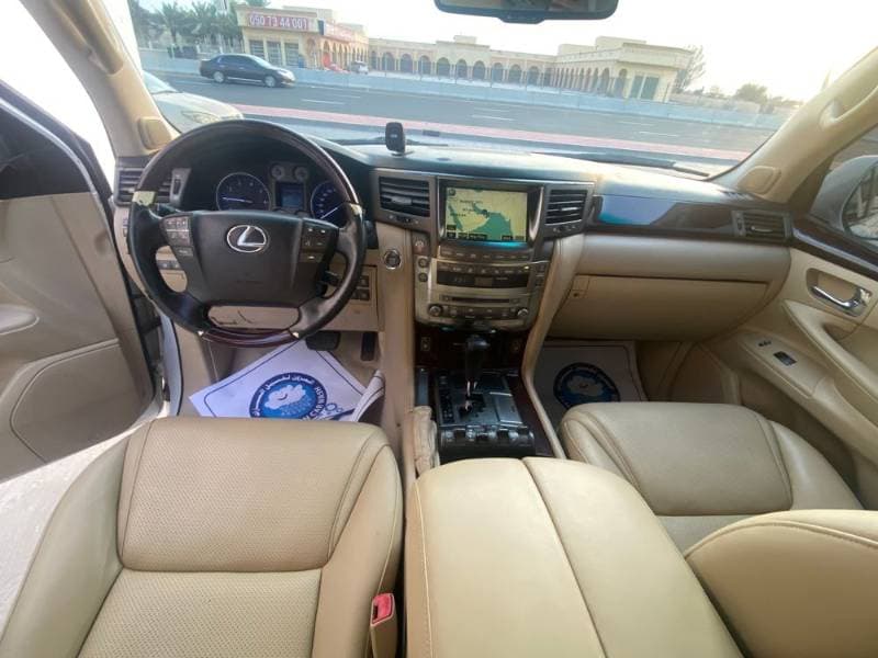 2009 Lexus LX 570 thumbnail 6