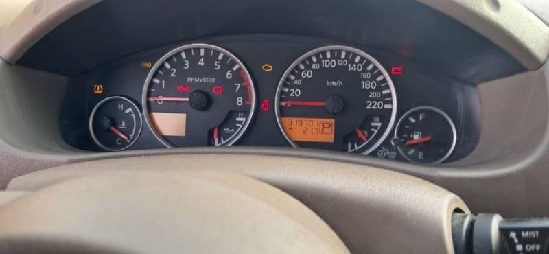 2012 Nissan Pathfinder thumbnail 5