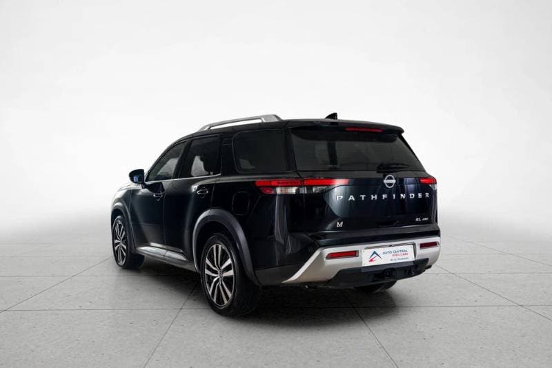 2024 Nissan Pathfinder thumbnail 5